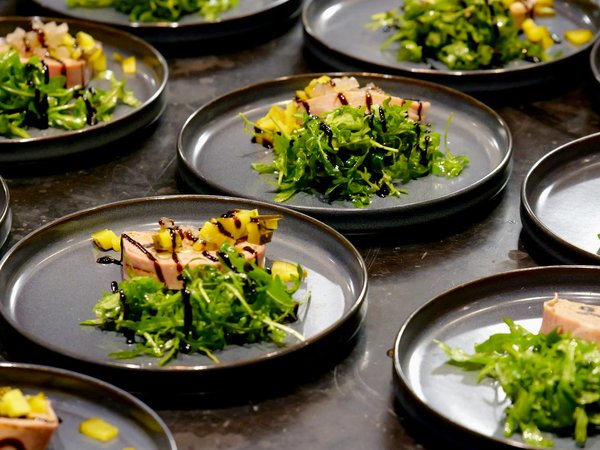 Faire le choix d'un chef traiteur spécialisé en sucré-salé pour son mariage